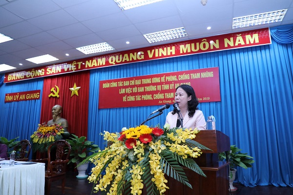 Đồng chí Võ Thị Ánh Xuân, Ủy viên Trung ương Đảng, Bí thư Tỉnh ủy An Giang phát biểu tại cuộc làm việc