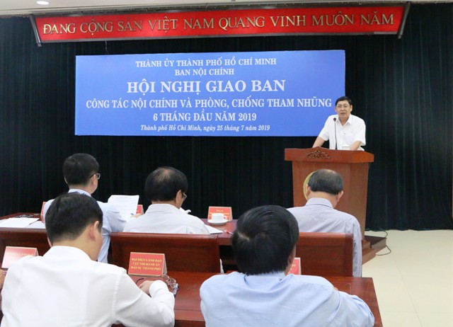  Đồng chí Trần Thế Lưu, Ủy viên Ban Thường vụ,  Trưởng Ban Nội chính Thành ủy phát biểu tại Hội nghị
