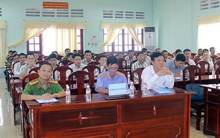 Các đại biểu tham dự Hội nghị tuyên truyền, giáo dục pháp luật tỉnh Hậu Giang