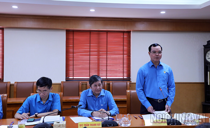 Đồng chí Nguyễn Đình Khang, Ủy viên Trung ương Đảng, Bí thư Đảng đoàn, Chủ tịch Tổng Liên đoàn Lao động Việt Nam phát biểu tại Hội nghị