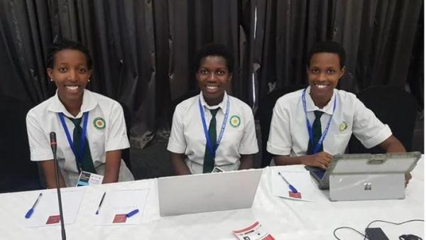 03  sinh viên xuất sắc ngành Công nghệ của Rwanda