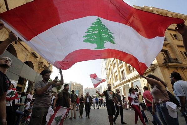 Người biểu tình tại trung tâm Thủ đô Beirut, Lebanon