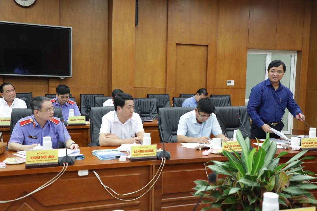 Đồng chí Nguyễn Xuân Trường, Vụ Trưởng Vụ Địa phương, Ban Nội chính Trung ương phát biểu tại Hội nghị
