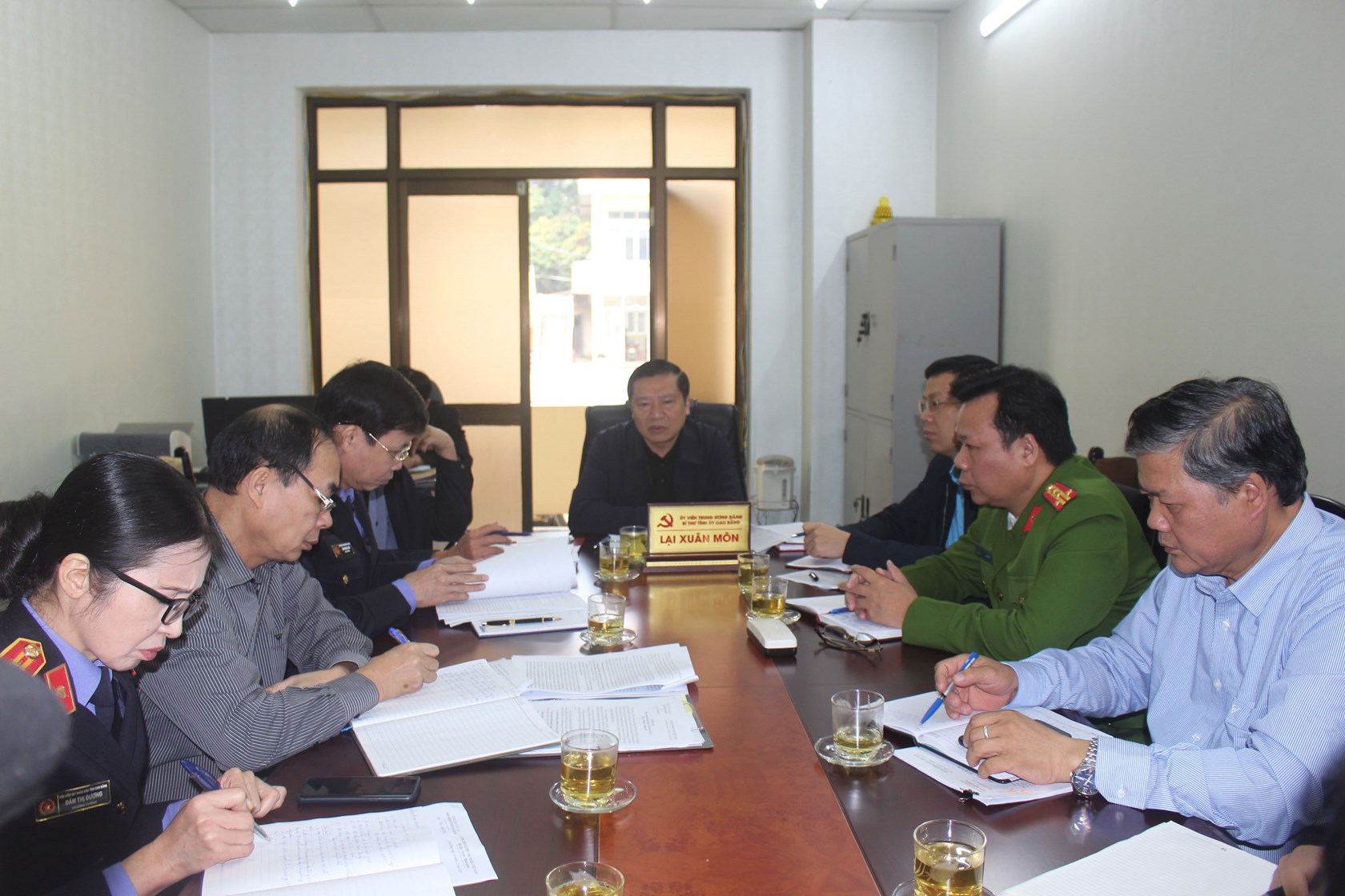 Đồng chí Bí thư Tỉnh ủy Cao Bằng tiếp công dân giải quyết đơn thư, khiếu nại kéo dài