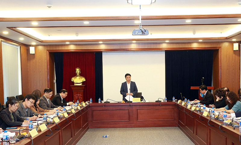 Đồng chí Lê Thành Long, Ủy viên Trung ương Đảng, Bộ trưởng Bộ Tư pháp, Ủy viên Ban Chỉ đạo Trung ương về phòng, chống tham nhũng phát biểu tại Hội nghị