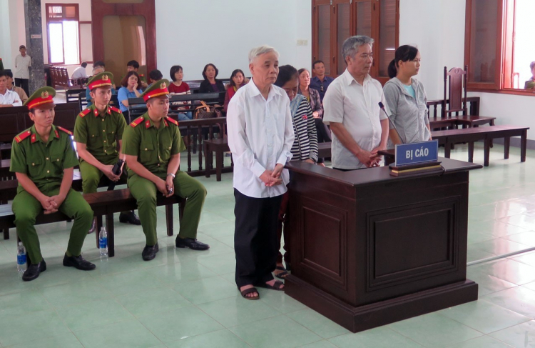 Tuyên án phạt tù bốn cán bộ Tòa án nhân dân tỉnh Phú Yên