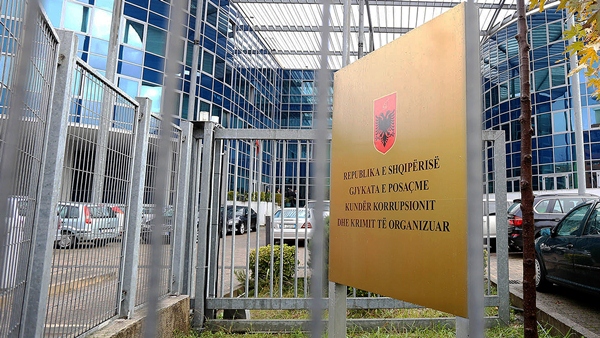 Albania điều tra tham nhũng tại chương trình trợ cấp người nghèo trong đại dịch