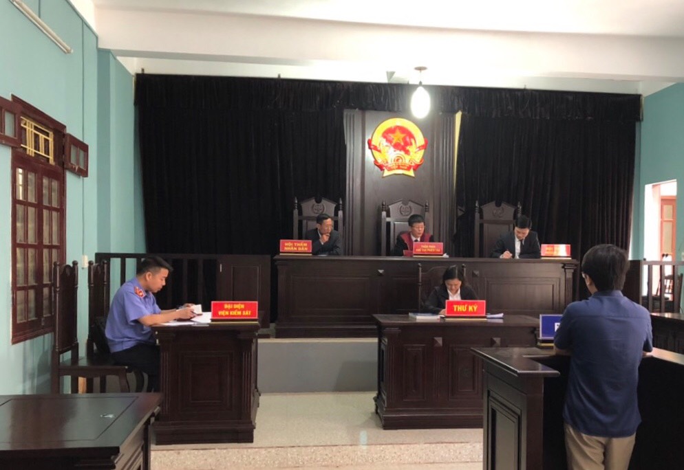 Viện kiểm sát và Tòa án nhân dân huyện Sa Pa, tỉnh Lào Cai phối hợp tổ chức phiên tòa rút kinh nghiệm đối với vụ án Nguyễn Thế Anh phạm tội “Nhận hối lộ”