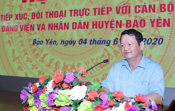 Đồng chí Nguyễn Văn Vịnh, Ủy viên Trung ương Đảng, Bí thư Tỉnh ủy Lào Cai tiếp xúc, đối thoại với cán bộ, đảng viên và nhân dân huyện Bảo Yên (tháng 6/2020)