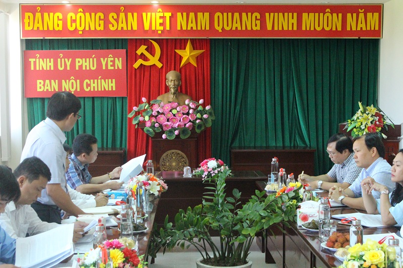 Một cuộc họp của Ban Nội chính Tỉnh ủy Phú Yên