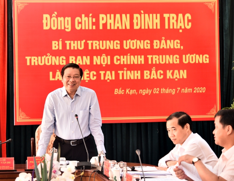 Đồng chí Phan Đình Trạc, Bí thư Trung ương Đảng, Trưởng Ban Nội chính Trung ương phát biểu tại buổi làm việc