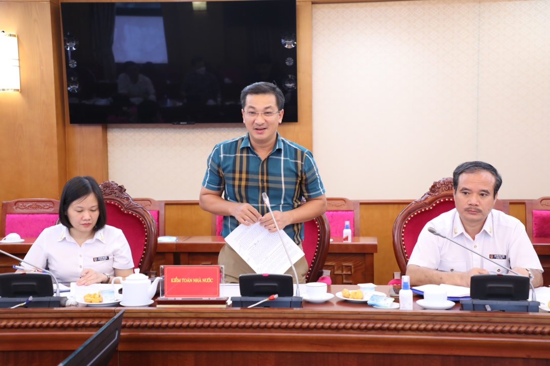 Đồng chí Dương Quang Chính, Chánh Thanh tra, Kiểm toán Nhà nước phát biểu tại Hội nghị