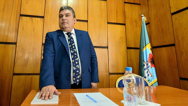 Fatos Tushe bị cách chức Thị trưởng Lushnje sau khi bị bắt vì tham nhũng
