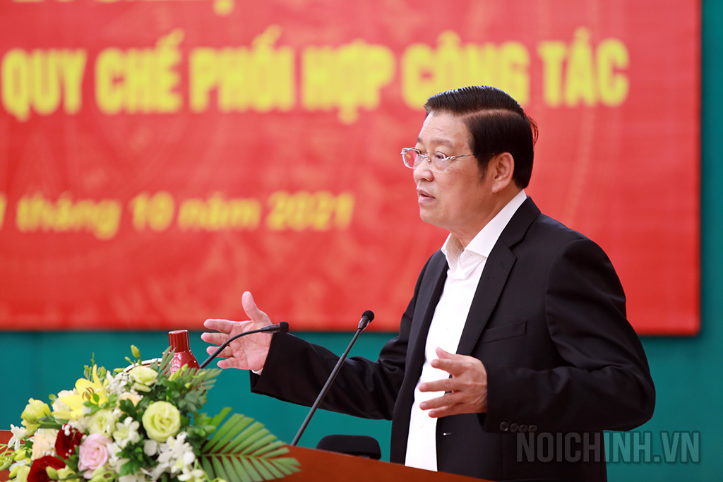 Đồng chí Phan Đình Trạc, Ủy viên Bộ Chính trị, Bí thư Trung ương Đảng, Trưởng Ban Nội chính Trung ương phát biểu kết luận Hội nghị