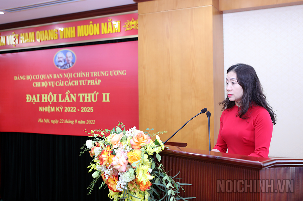 Đồng chí Trần Thị Thu Hằng, Phó Vụ trưởng Vụ Cải cách tư pháp, Ban Nội chính Trung ương