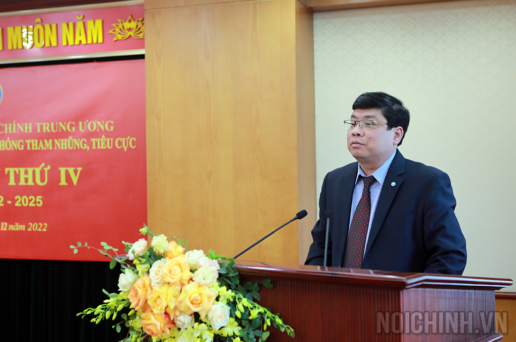 Đồng chí Trần Anh Tuấn, Phó Vụ trưởng, Phó Bí thư Chi bộ Vụ Theo dõi công tác phòng, chống tham nhũng, tiêu cực, nhiệm kỳ 2022-2025, phát biểu tại Đại hội