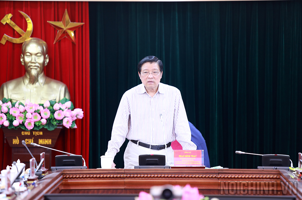 Đồng chí Phan Đình Trạc, Ủy viên Bộ Chính trị, Bí thư Trung ương Đảng, Trưởng Ban Nội chính Trung ương phát biểu kết luận