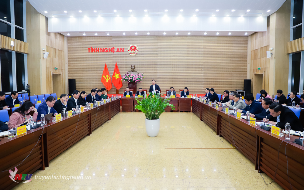 Một cuộc họp của Ủy ban nhân dân tỉnh Nghệ An