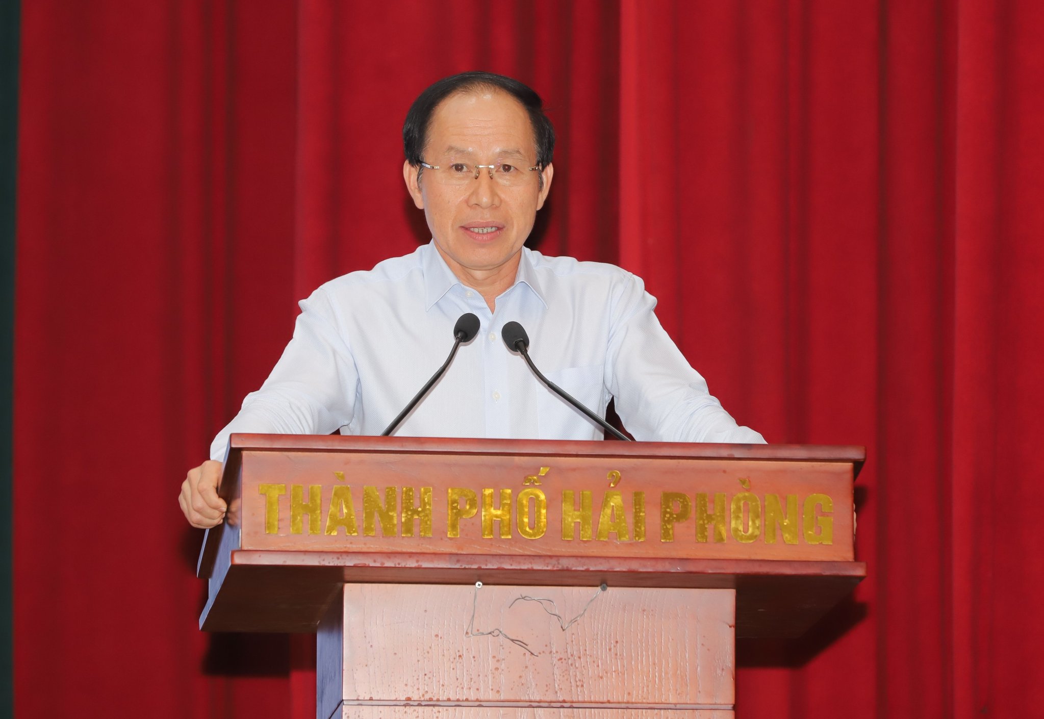 Đồng chí Lê Tiến Châu, Ủy viên Trung ương Đảng, Bí thư Thành ủy đã truyền đạt một số nội dung cơ bản của Hội nghị Trung ương giữa nhiệm kỳ Đại hội XIII của Đảng