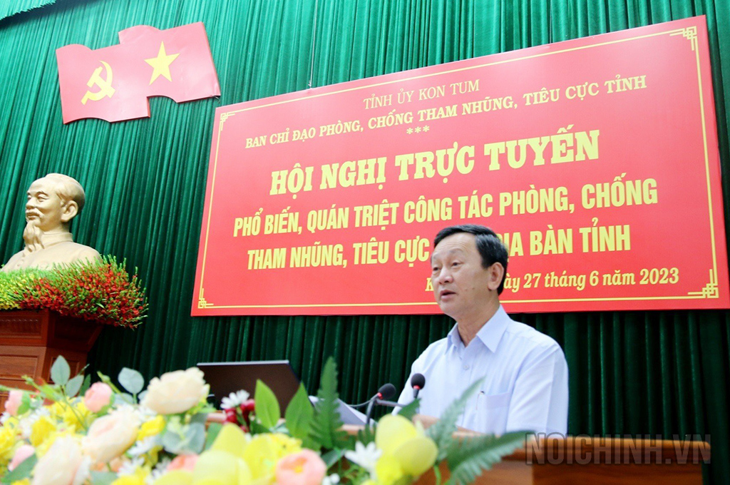 Đồng chí Dương Văn Trang, Ủy viên Trung ương Đảng, Bí thư Tỉnh ủy, Trưởng Ban Chỉ đạo phòng, chống tham nhũng, tiêu cực tỉnh phát biểu chỉ đạo
