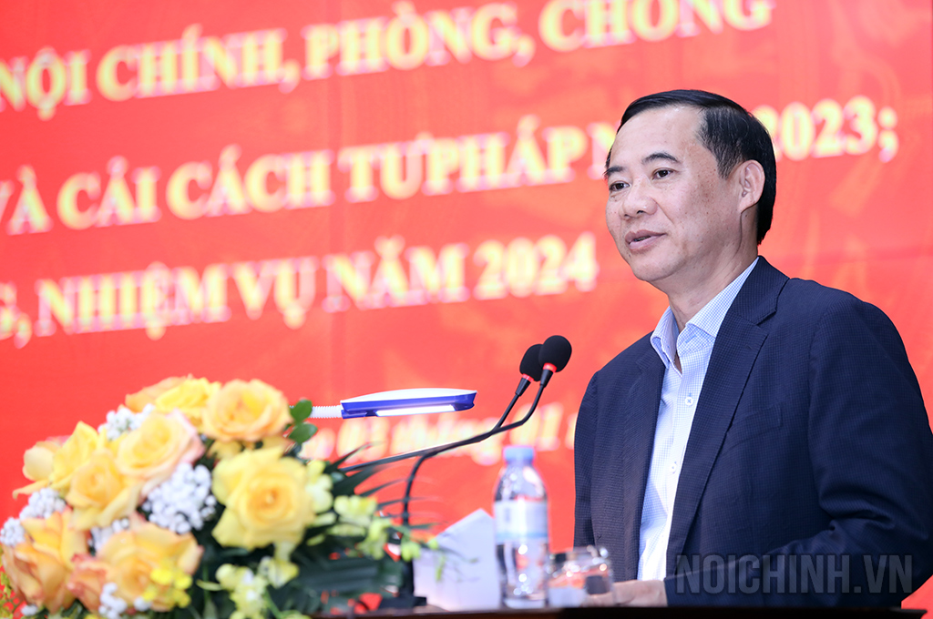 Đồng chí Nguyễn Thái Học, Phó Trưởng Ban Nội chính Trung ương, Ủy viên Ban Chỉ đạo Cải cách tư pháp Trung ương phát biểu tại Hội nghị