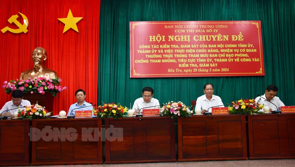 Đồng chí Nguyễn Văn Yên, Phó Trưởng Ban Nội chính Trung ương và các đồng chí chủ trì Hội nghị