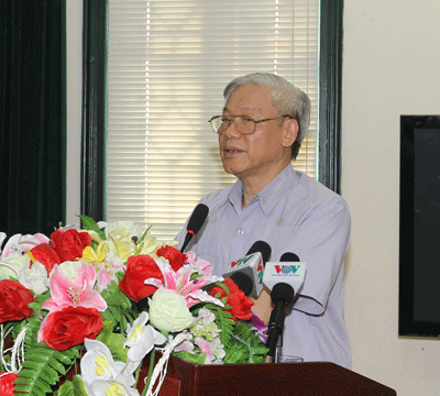 Tổng Bí thư Nguyễn Phú Trọng tiếp xúc cử tri quận Tây Hồ