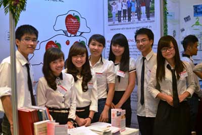 Sinh viên Học viện Báo chí và Tuyên truyền tham gia Chương trình sáng kiến PCTN năm 2013