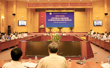 Hội nghị sơ kết công tác 6 tháng đầu năm của Bộ Tài nguyên - Môi trường