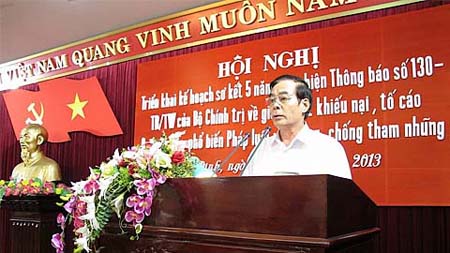 Đồng chí Nguyễn Khắc Hưng, Phó Bí thư Thường trực Tỉnh ủy Nam Định phát biểu kết luận Hội nghị