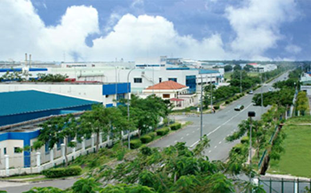 (4) Khoản 1 Điều 218 Bộ Luật dân sự năm 2005 quy định: “Sở hữu chung hỗn hợp là sở hữu đối với tài sản do các chủ sở hữu thuộc các thành phần kinh tế khác nhau góp vốn để sản xuất, kinh doanh và thu lợi nhuận”. (5) Trích: Nguyễn Văn Tâm - Trường Cảnh sát nhân dân (2010), Một số vấn đề về khách thể của tội Tham ô tài sản, Nguồn: http://www.pup.edu.vn/Diendanphapluat_ct.ht ml?Madd=8. (6) Quan điểm của Tòa Hình sự Tòa án nhân dân tối cao thể hiện tại Hội nghị tổng kết công tác năm 2009, triển khai nhiệm vụ năm 2010 của ngành Tòa án trong hai ngày 25, 26-01-2010 tại Hà Nội.