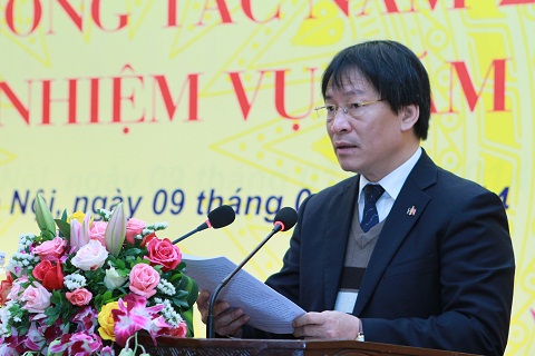 Đồng chí Phạm Anh Tuấn, Phó Trưởng Ban Nội chính Trung ương trình bày Báo cáo kết quả công tác năm 2013, phương hướng, nhiệm vụ công tác năm 2014
