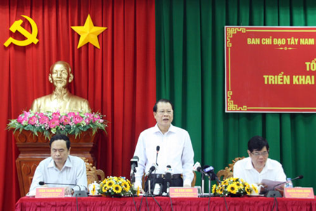 Phó Thủ tướng Chính phủ Vũ Văn Ninh, Trưởng Ban Chỉ đạo Tây Nam bộ phát biểu tại Hội nghị