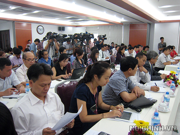 Các nhà báo tham dự buổi họp báo Tuyên bố tình trạng vi phạm leo thang tại Biển Đông của IADL