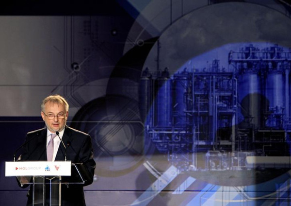 Chủ tịch Tập đoàn năng lượng Hungary MOL, ông Zsolt Hernadi