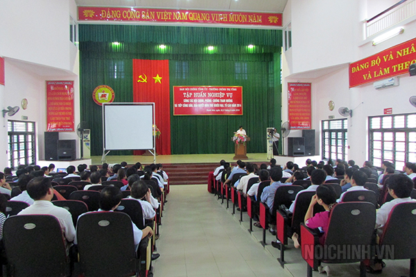 Quang cảnh lớp tập huấn