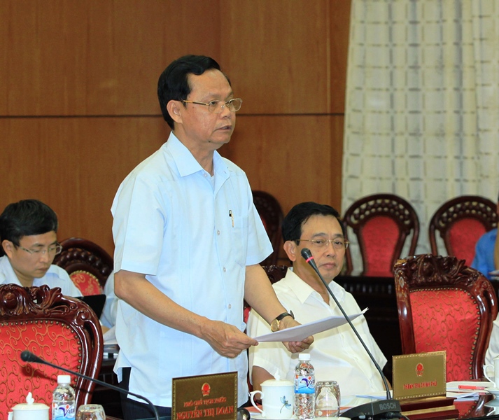 Tổng Thanh tra Chính phủ Huỳnh Phong Tranh trình bày báo cáo về giải quyết khiếu nại, tố cáo năm 2014
