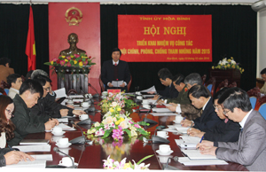 Ban Thường vụ Tỉnh ủy Hòa Bình vừa tổ chức Hội nghị trực tuyến triển khai công tác nội chính và phòng, chống tham nhũng (PCTN) năm 2015. Đồng chí Trần Đăng Ninh, Phó Bí thư Thường trực Tỉnh ủy chủ trì Hội nghị. Tham dự có đại diện Ban Nội chính Trung ương; các đồng chí trong Ban Thường vụ Tỉnh ủy; lãnh đạo các sở, ban, ngành, đoàn thể của tỉnh.