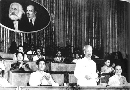 Chủ tịch Hồ Chí Minh tại Đại hội đại biểu toàn quốc lần thứ 3 Đảng Lao động Việt Nam, ngày 05-9-1960. (Ảnh tư liệu)