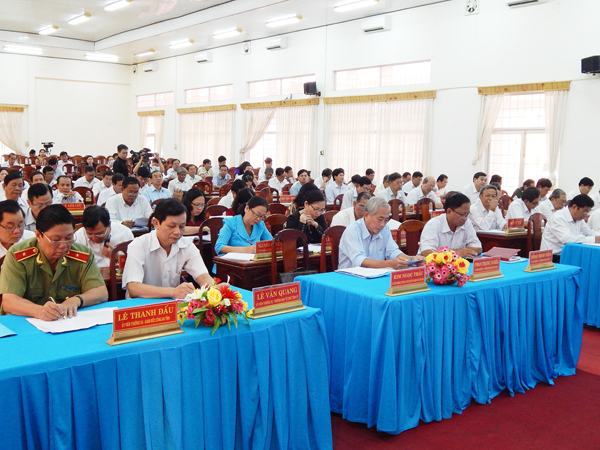 Các đại biểu dự Hội nghị Ban Chấp hành Đảng bộ tỉnh Trà Vinh lần thứ 19