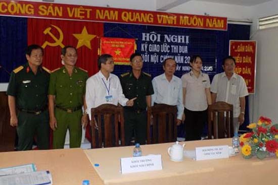 Các đại biểu dự Lễ ký giao ước thi đua