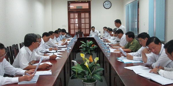 Chủ tịch UBND tỉnh Long An chủ trì cuộc họp giải quyết khiếu nại, tố cáo của công dân với các sở ngành chức năng tỉnh, UBND các huyện Bến Lức và Tân Hưng