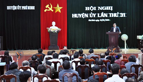 Đồng chí Phan Việt Cường, Trưởng Ban Nội chính Tỉnh ủy Quảng Nam phát biểu tại Hội nghị Huyện ủy Phú Ninh lần thứ 31
