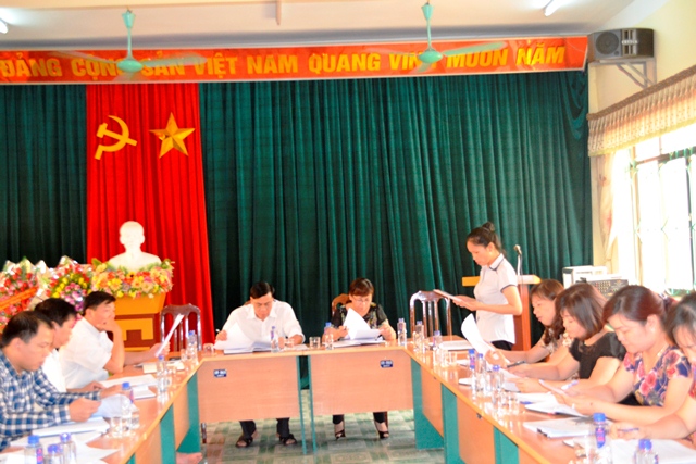 Quang cảnh buổi làm việc