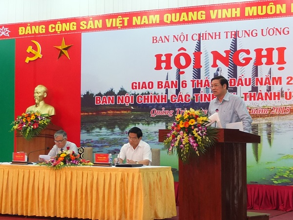 Đồng chí Phan Đình Trạc, Ủy viên Trung ương Đảng, Phó Trưởng ban Thường trực Ban Nội chính Trung ương phát biểu tại Hội nghị