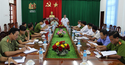 Đoàn công tác của Tòa án nhân dân tối cao kiểm tra công tác đặc xá năm 2015 tại Công an tỉnh Long An