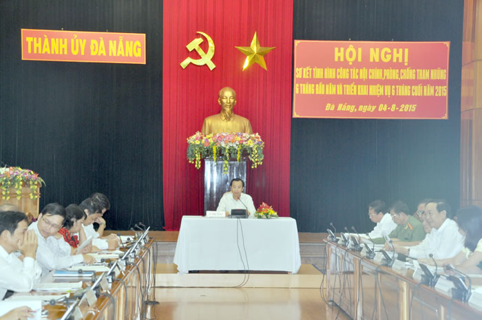 Đồng chí Nguyễn Xuân Anh, Ủy viên dự khuyết Trung ương Đảng, Phó Bí thư Thành ủy Đà Nẵng chủ trì Hội nghị sơ kết công tác nội chính và phòng, chống tham nhũng 6 tháng đầu năm 2015