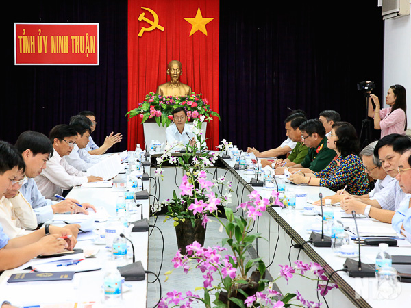 Phiên họp của Ban Thường vụ Tỉnh ủy Ninh Thuận khóa XIII