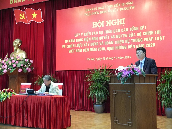 Đồng chí Nguyễn Doãn Khánh, Ủy viên Trung ương Đảng, Phó Chủ nhiệm Ủy ban Pháp luật của Quốc hội, Phó trưởng Ban Thường trực Ban Chỉ đạo tổng kết Nghị quyết số 48-NQ/TW phát biểu kết luận Hội nghị