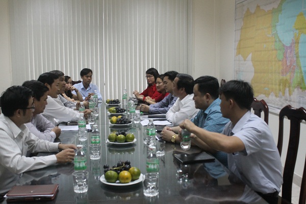 Quang cảnh buổi làm việc
